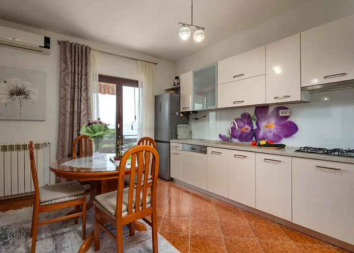 Apartament Maja Few Mt From Sea- Happy