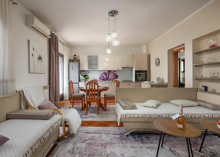 Apartament Maja Few Mt From Sea- Happy Kostrena